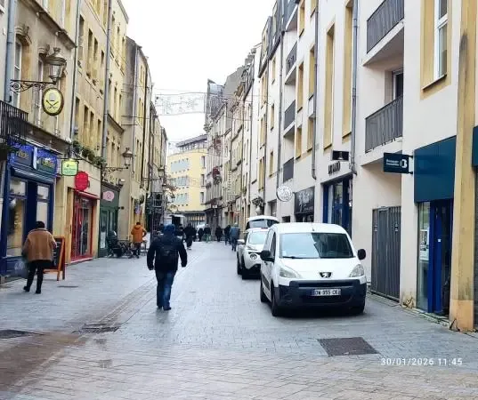 REF/LP802-LOCAL CCIAL-120m²-METZ-A LOUER