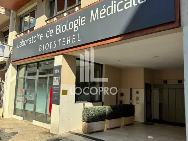 A LOUER - LOCAL COMMERCIAL - 156 M2 - SAINT LAURENT DU VAR