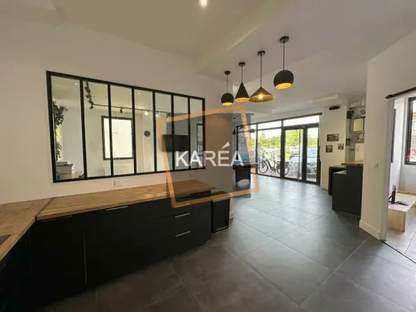 SHOW ROOM A LOUER 