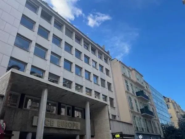 NICE PASTORELLI - A LOUER - BUREAUX 72M2 - POSS. PARKING