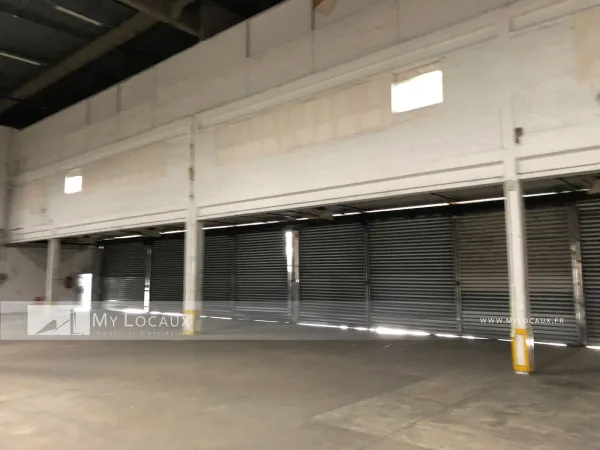 Entrepôt avec 16 quais - Garonor - 1 145m²