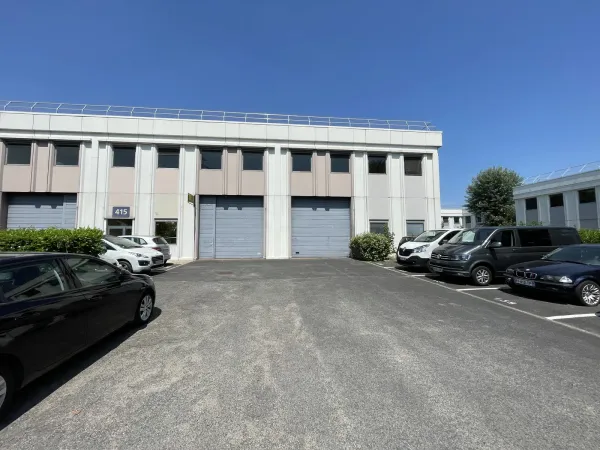 entrepôt de 218 m² à louer à Osny