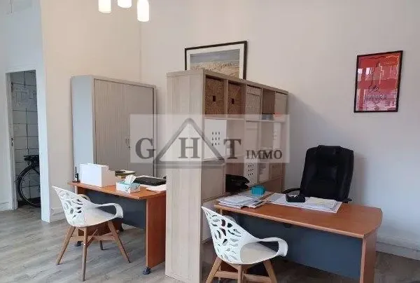 LOCAL COMMERCIAL A VENDRE 71 M²