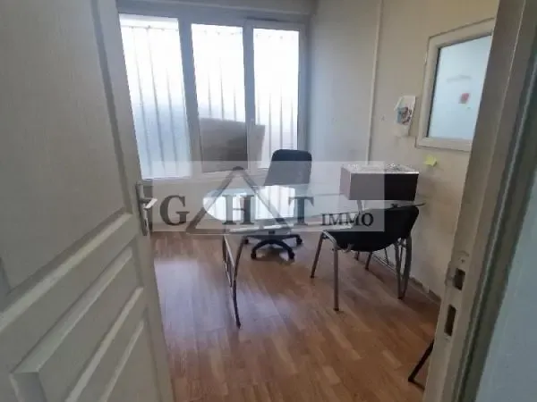 A VENDRE 849M² ENTREPOT ET BUREAUX A BAGNOLET