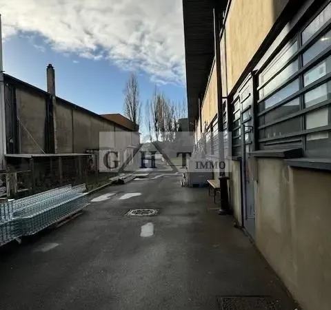 A VENDRE MORANGIS 3101M2