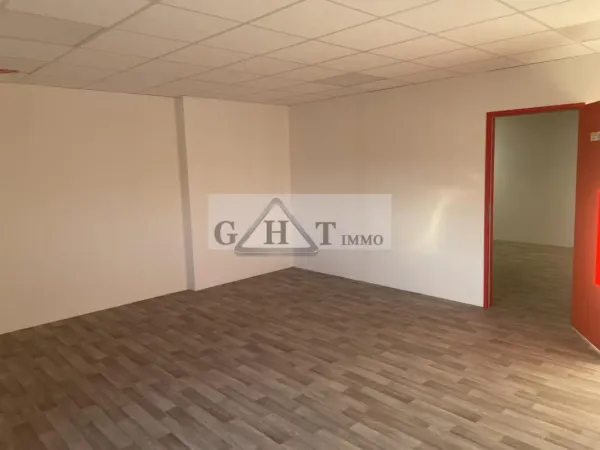 À LOUER - CREIL - LOT DE BUREAUX - 112 m²