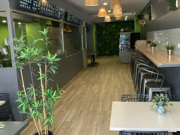 EMPLACEMENT N° 1 - PLEIN CENTRE BEZIERS - Local de 125 m² de RDC (+125 m² possible en sus en R+1) id