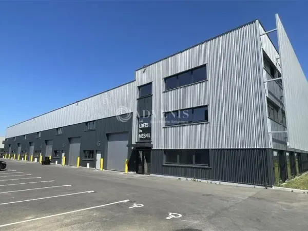 Locaux d'activités et bureaux A LOUER