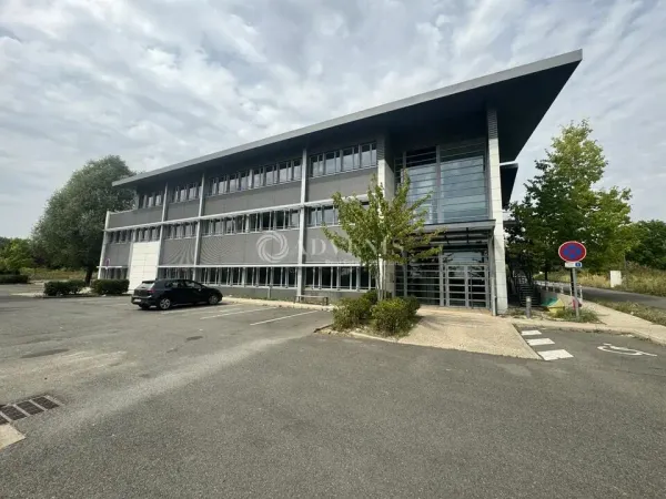 Immeuble indépendant A LOUER