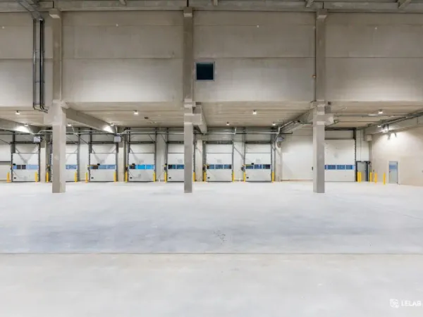 Disponible immédiatement plateforme logistique neuve d'environ 6800 m², divisible proposée à la loca