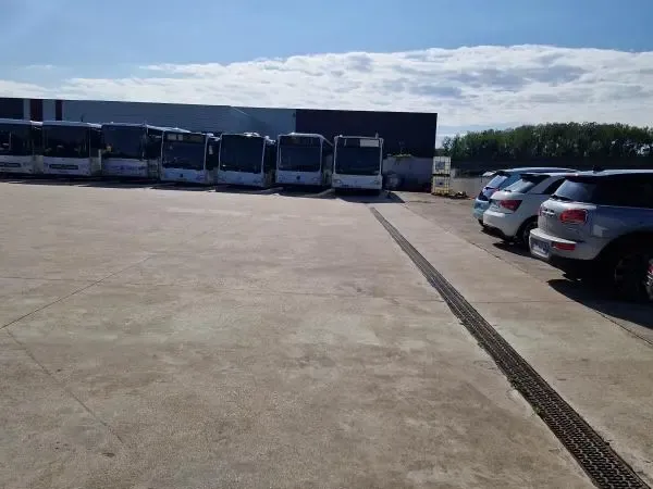 A vendre à Goussainville, local d'activités et son foncier d'assiette de plus de 3000 m², permettant