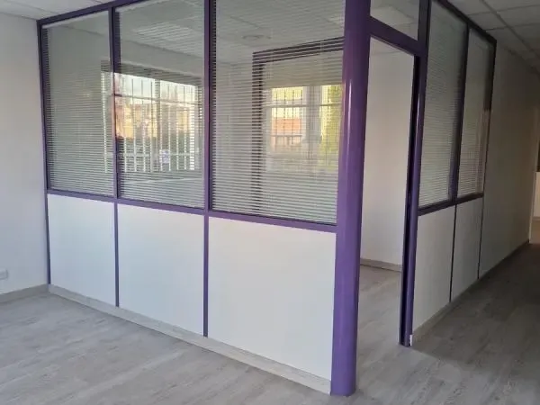 A louer, local mixte : bureaux/atelier/stockage de 588 m², à Boissy l'Aillerie, disponible immédiate