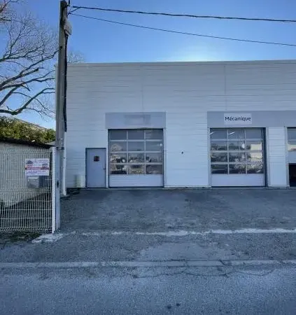 À louer - Local d'activités de 157 m² à Isle-sur-la-Sorgue - Vaucluse (84)