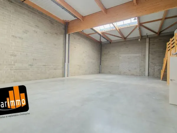 ENTREPÔT AVEC BUREAUX A VENDRE OU A LOUER