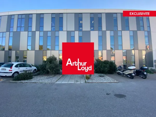 Bureaux de standing avec parkings à vendre - ZFU - 13016 Marseille