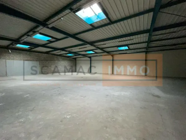 Local d'activités de 1239m²