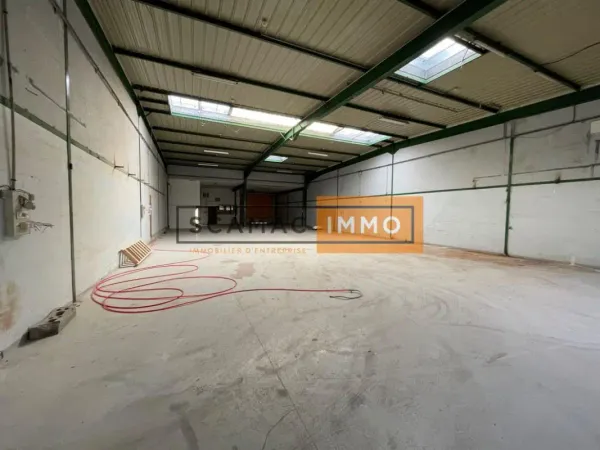 Local d'activités de 952m²