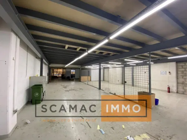Local d'activités de 300m²