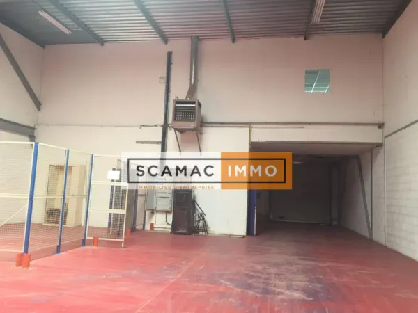 Local d'activités de 369m²