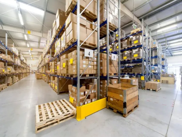 Local d'activités de 3000m²