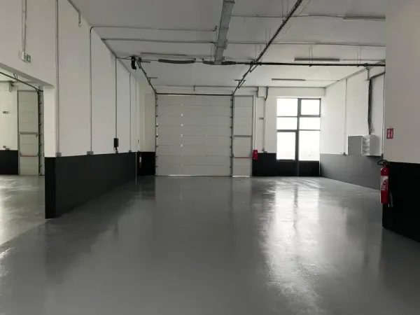 Local d'activités de 174m²