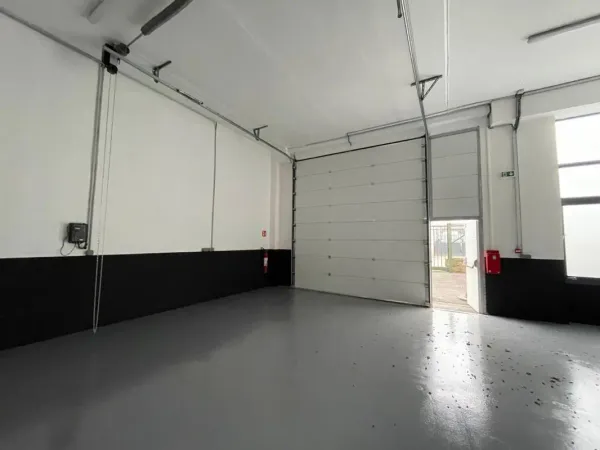 Local d'activités de 390m²