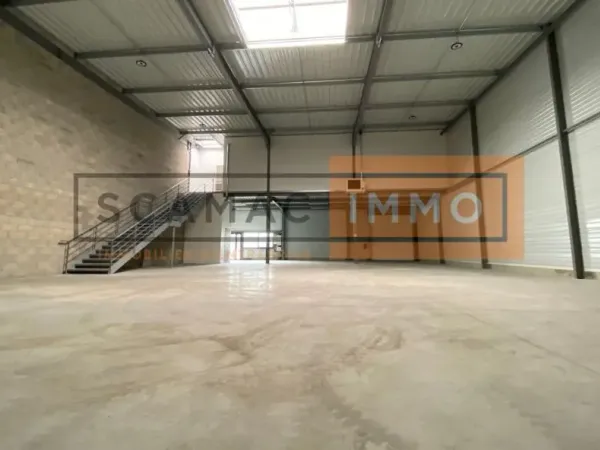 Local d'activités de 466m²