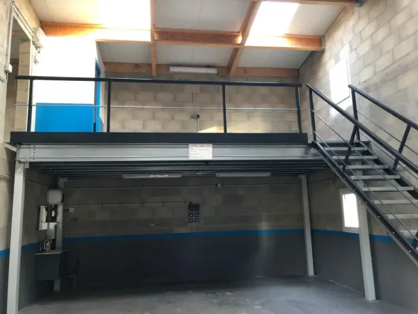 Local d'activités de 174m²