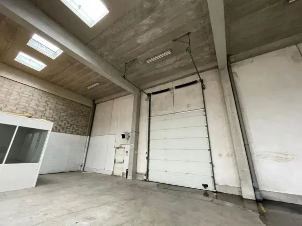 Local d'activités de 1030m²