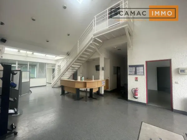 Locaux mixtes de 443m²