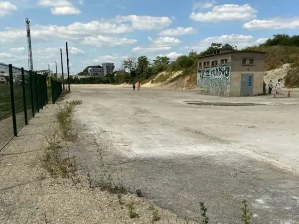 Terrain de 9000m²