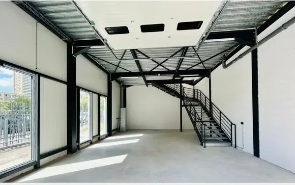 Local d'activités de 180m²
