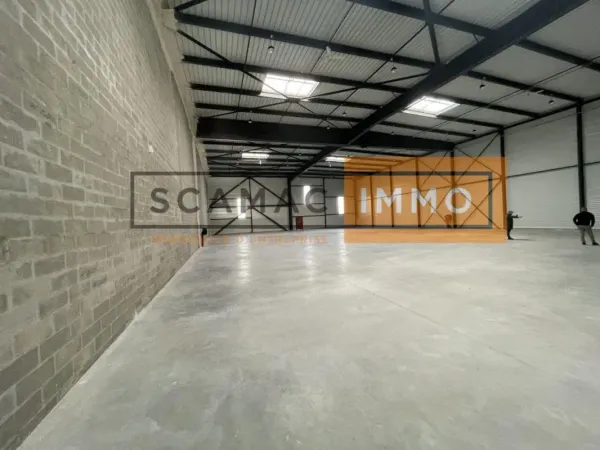 Local d'activités de 1511m²