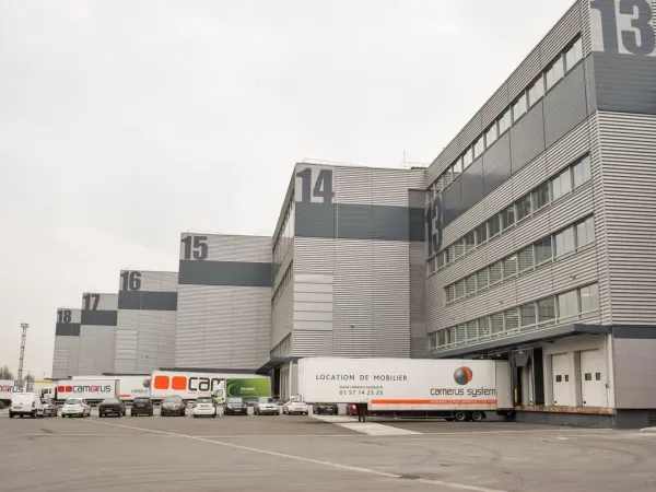 Entrepôt de 8359m²