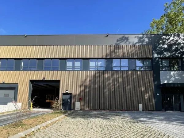 Local d'activités de 452m²