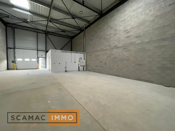 Local d'activités de 1320m²