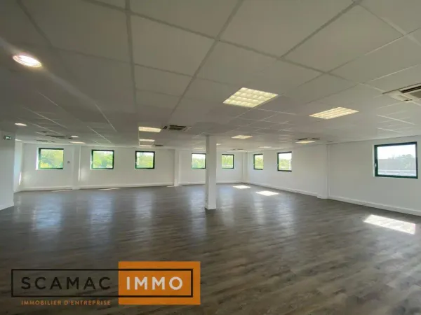 Bureau de 1334m²