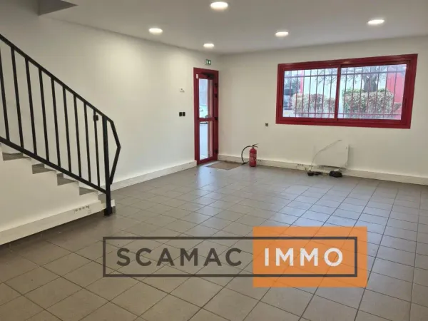 Locaux mixtes de 448m²