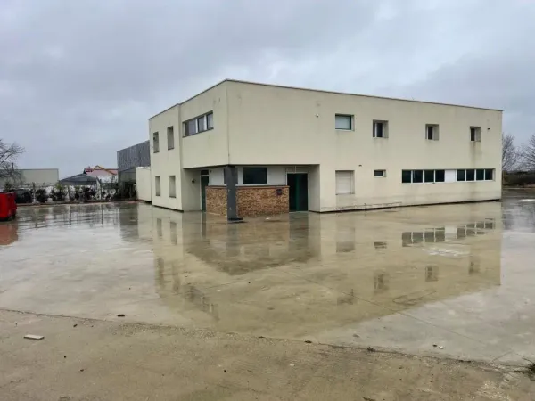 Local d'activités de 1150m²