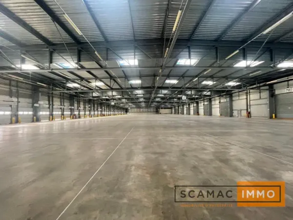 Entrepôt de 7241m²