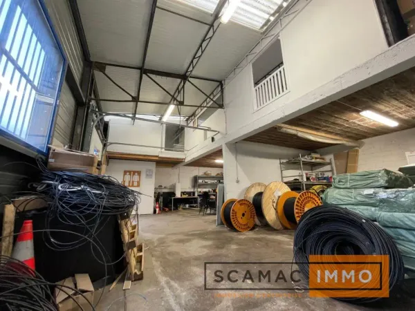 Local d'activités de 148m²