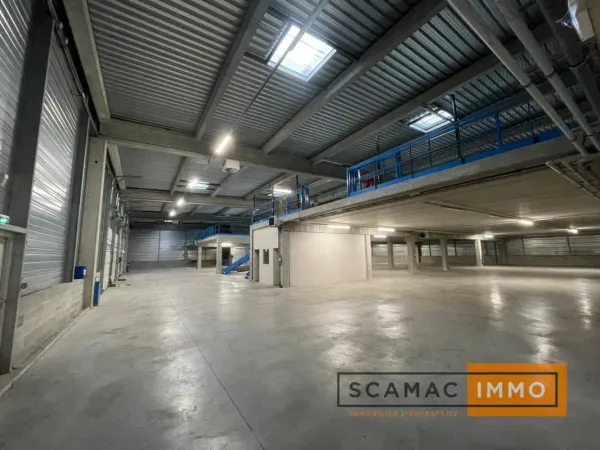 Local d'activités de 2306m²