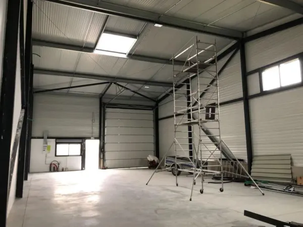 Entrepôt de 147m²