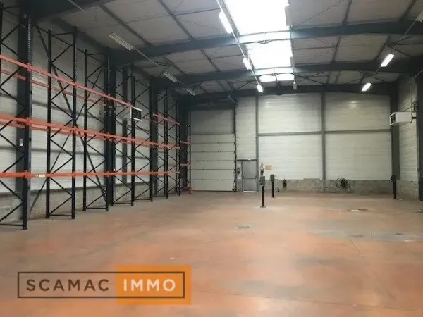 Local d'activités de 1617m²