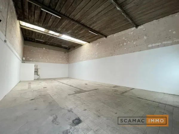 Local d'activités de 127m²