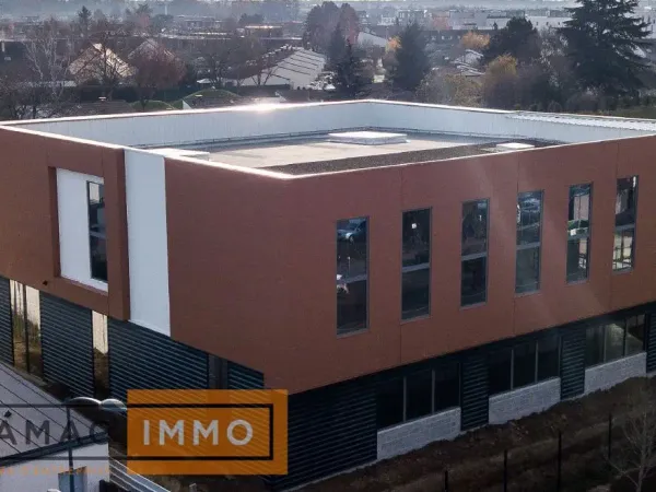 Local d'activités de 1775m²