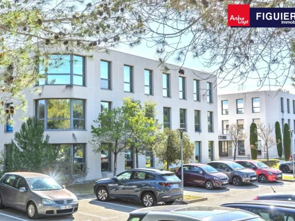 TRI EXCLUSIVITÉ - Bureaux à louer avec vue exceptionnelle sur la Sainte Victoire