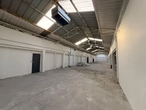 Local Activité - 800 m²- Villeurbanne