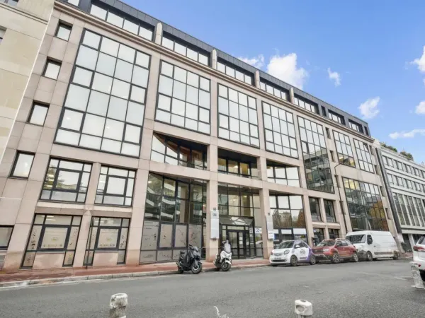 LEVALLOIS PERRET - BUREAUX D'EXCEPTION A LOUER - OPEN SPACE LUMINEUX - RARE