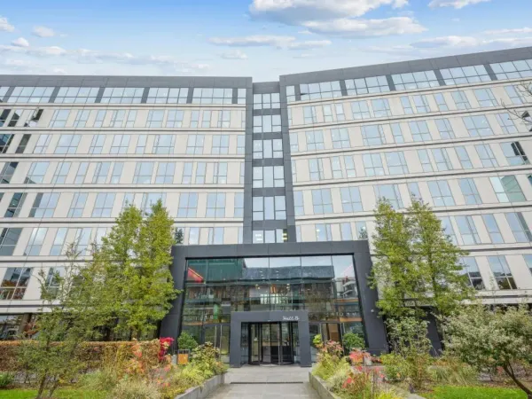 Bureaux à louer à Asnières-sur-Seine avec vue Seine et accès RER